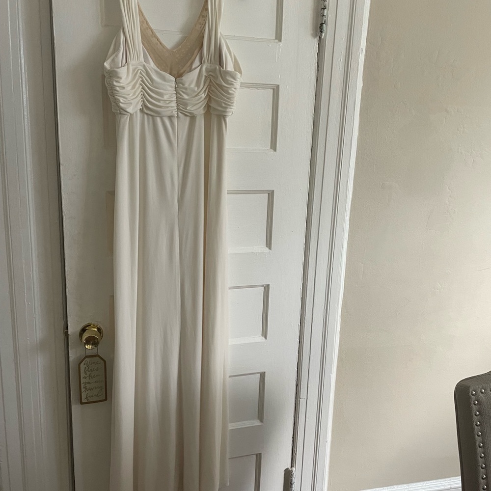 Elegant Ivory Beaded V-Neck Maxi Dress - Picture 4 of 8